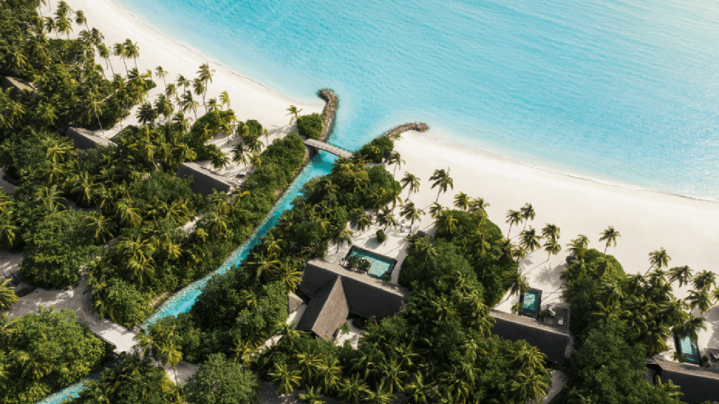 Maldives Luxury Hotels Guide: Ultimate Resort Experiences